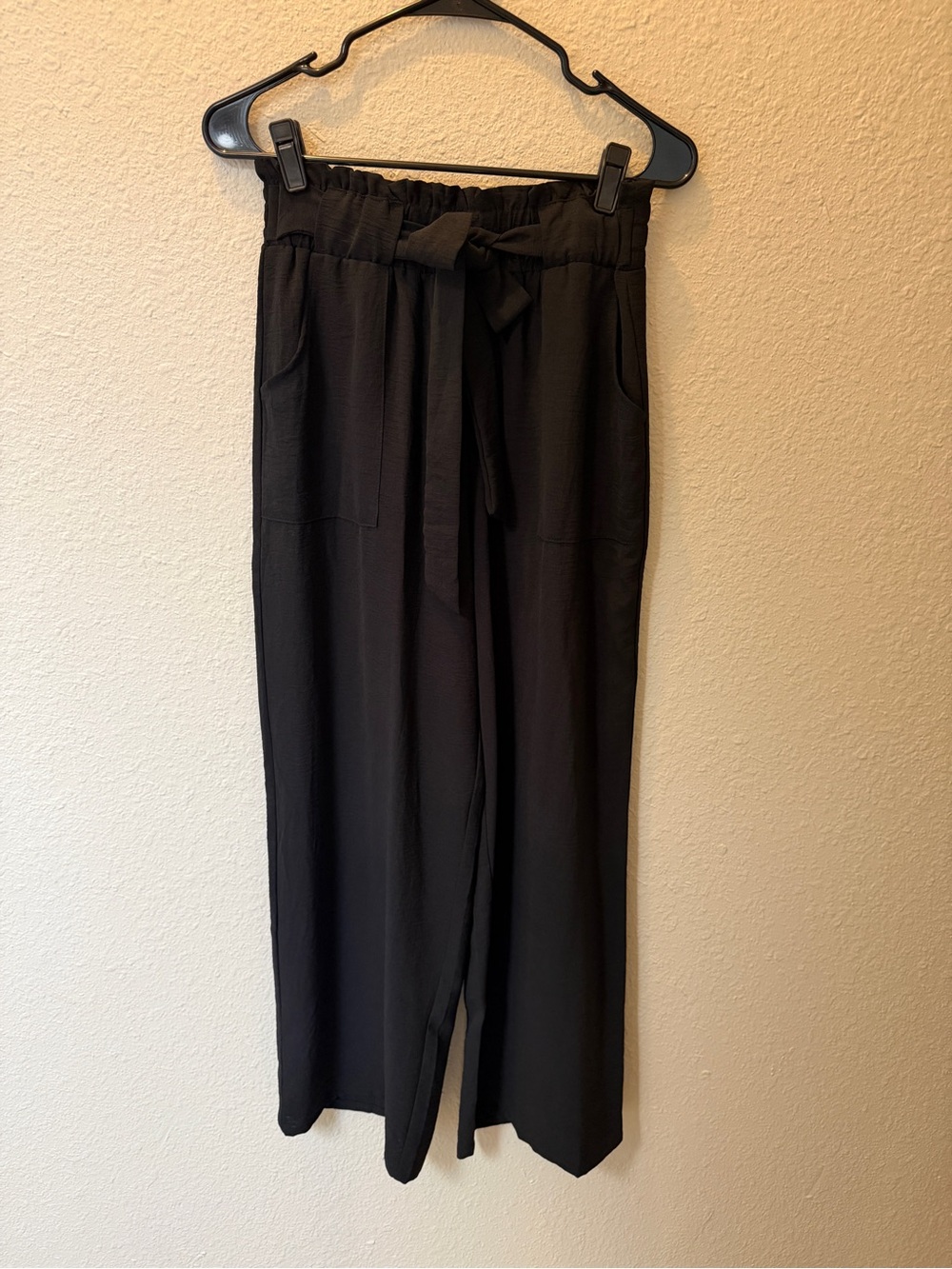 NWOT Black Tie-Waist Wide-Leg Pants